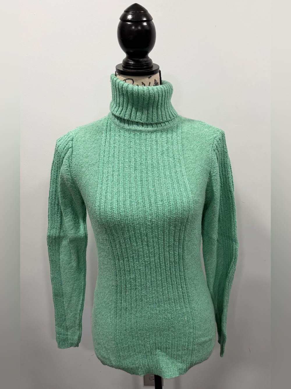 Sundance Mint Green Ribbed Turtleneck Sweater, Size small.